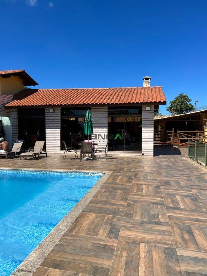 Casa, Solar do Madeira, 3 Quartos, 8 Vagas, 2 Suítes