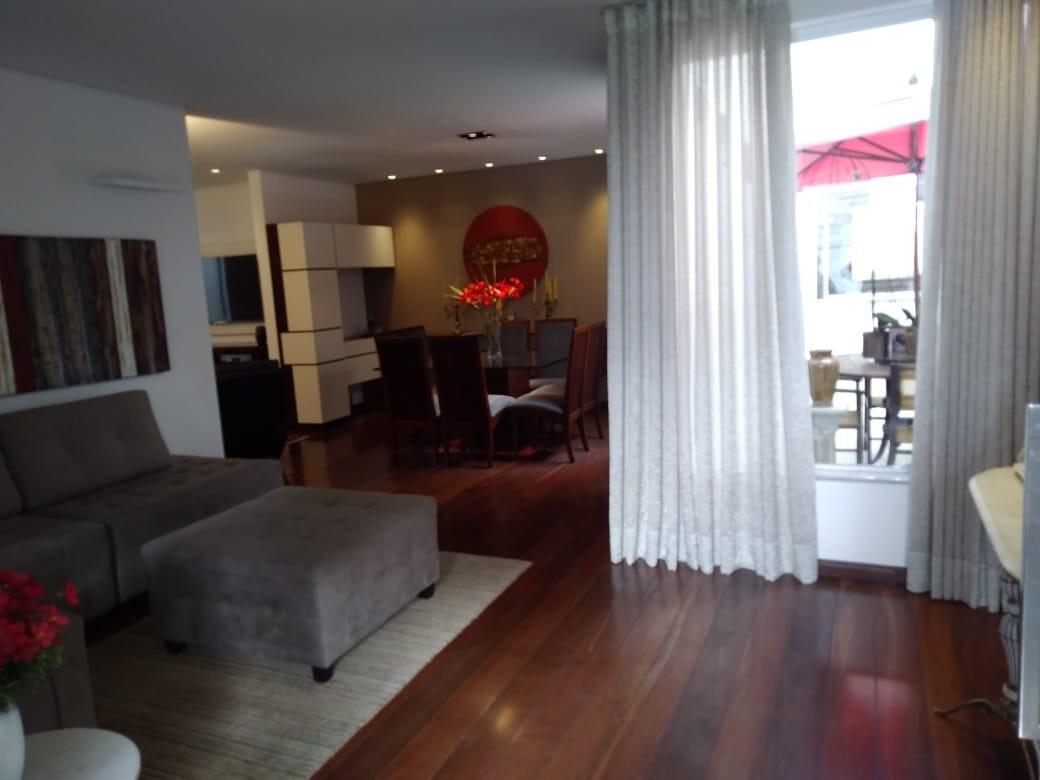 Casa, Jardim América, 3 Quartos, 5 Vagas, 1 Suíte