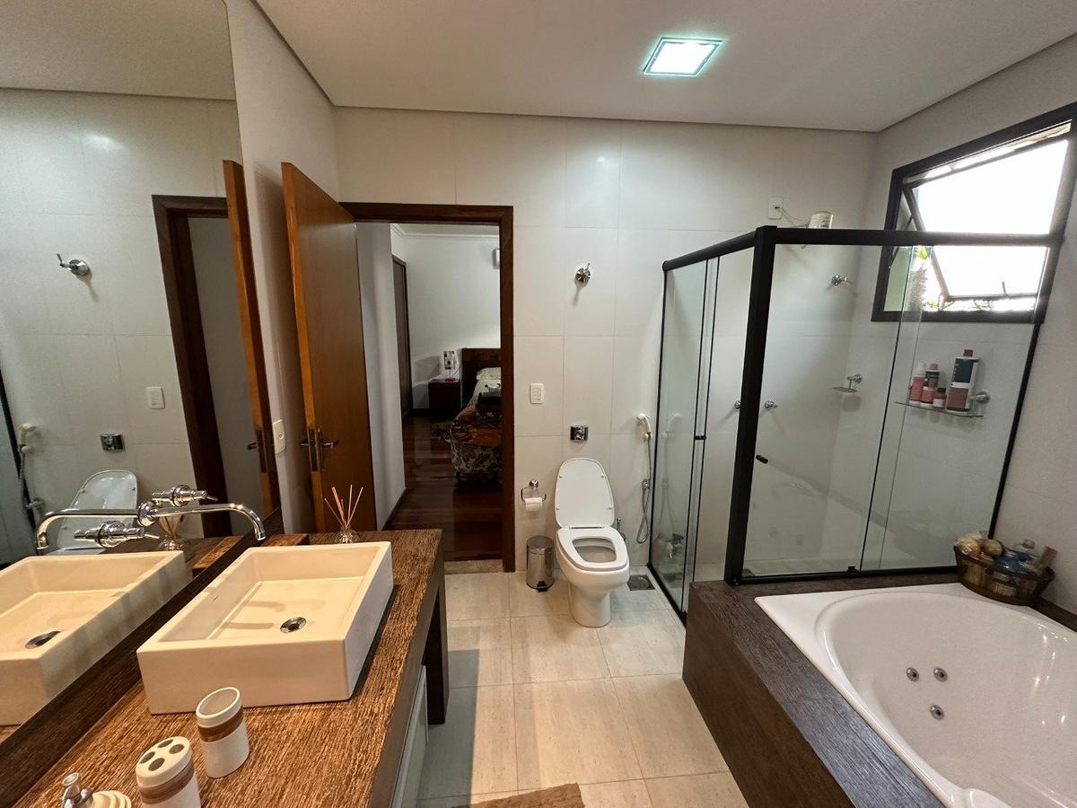 Casa, União, 3 Quartos, 6 Vagas, 1 Suíte