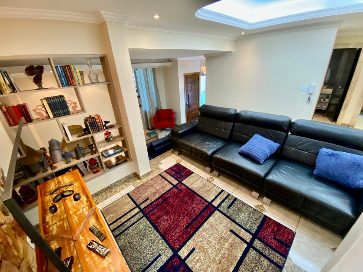 Casa, Santa Branca, 3 Quartos, 4 Vagas, 1 Suíte