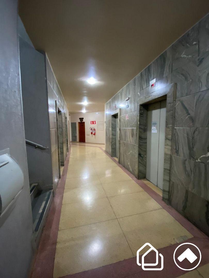 Sala, Centro