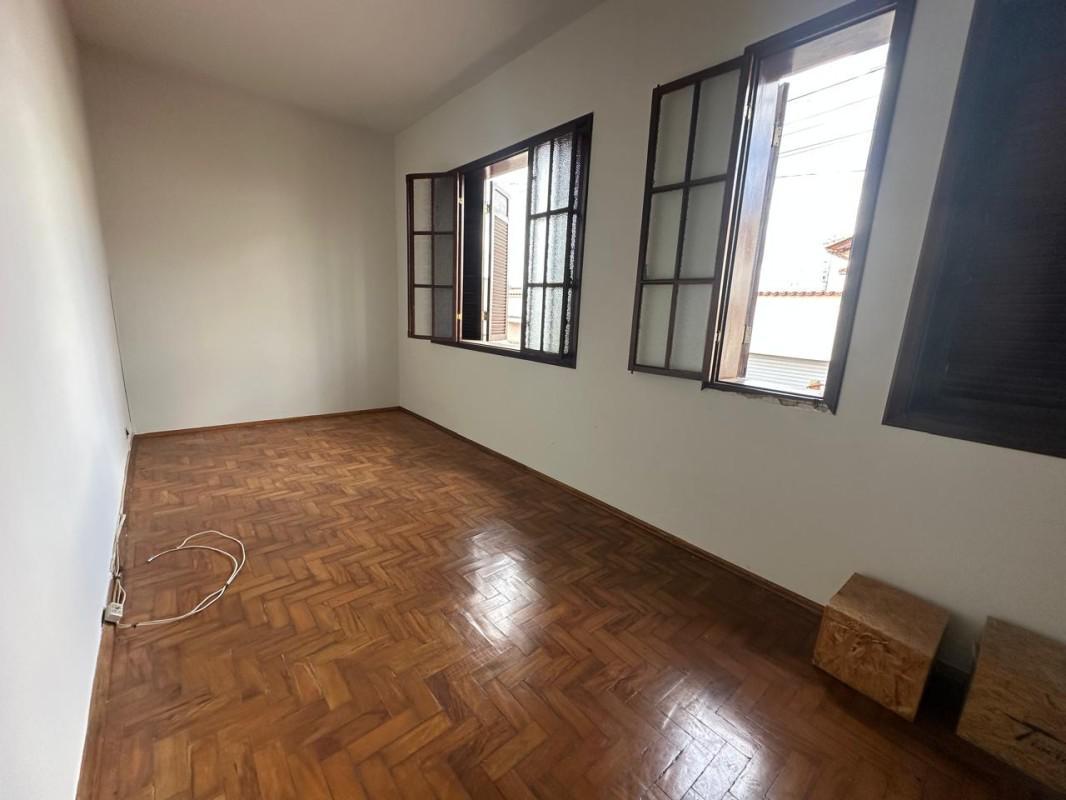 Casa, Centro, 5 Quartos, 0 Vaga
