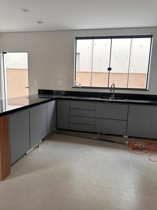 Casa, Água Limpa, 3 Quartos, 4 Vagas, 3 Suítes