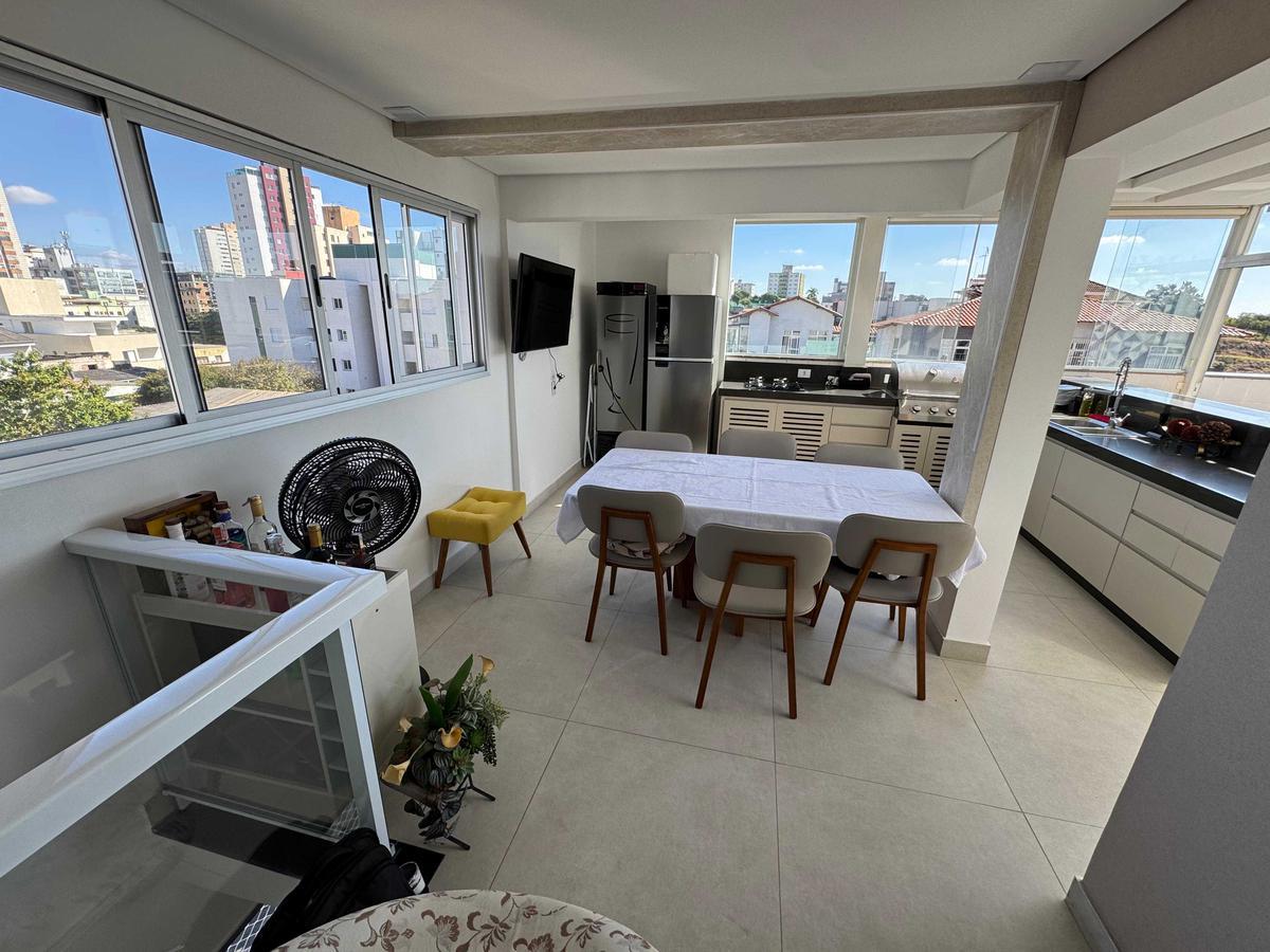Cobertura, Sagrada Família, 2 Quartos, 2 Vagas, 1 Suíte