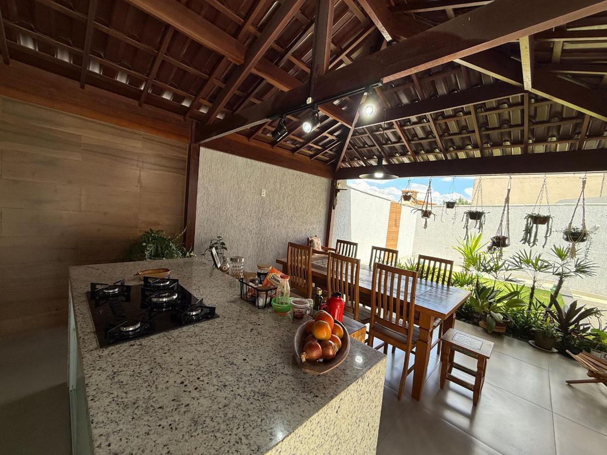 Casa, Itapoã, 3 Quartos, 4 Vagas, 1 Suíte