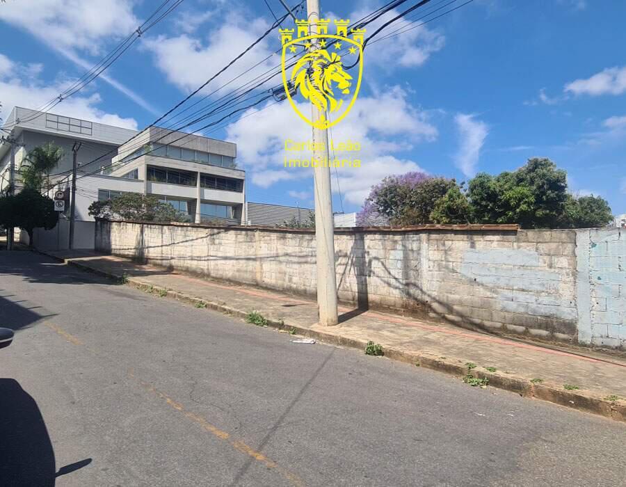 Lote, Estoril, 0 Quarto, 30 Vagas, 1 Suíte