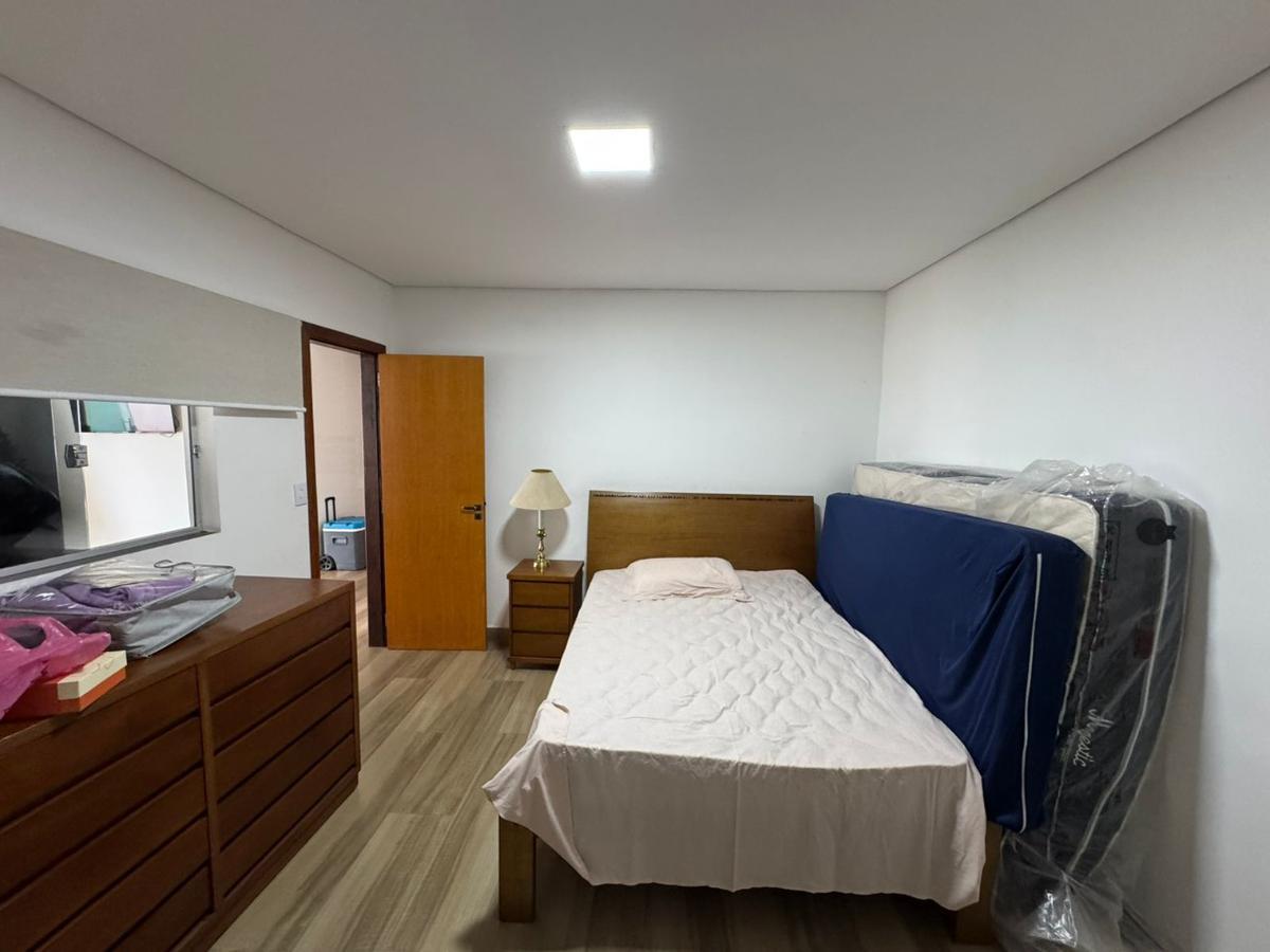 Casa, Floresta, 5 Quartos, 2 Vagas, 2 Suítes