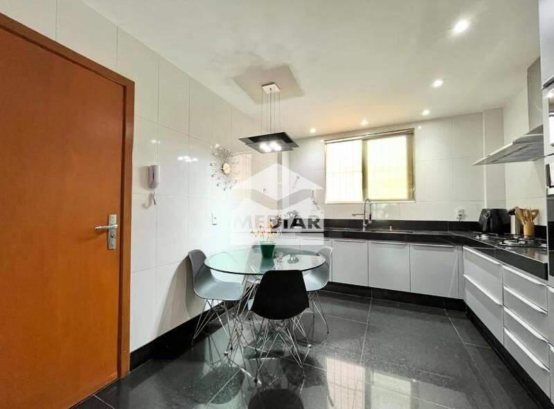 Apartamento, Castelo, 4 Quartos, 3 Vagas, 2 Suítes