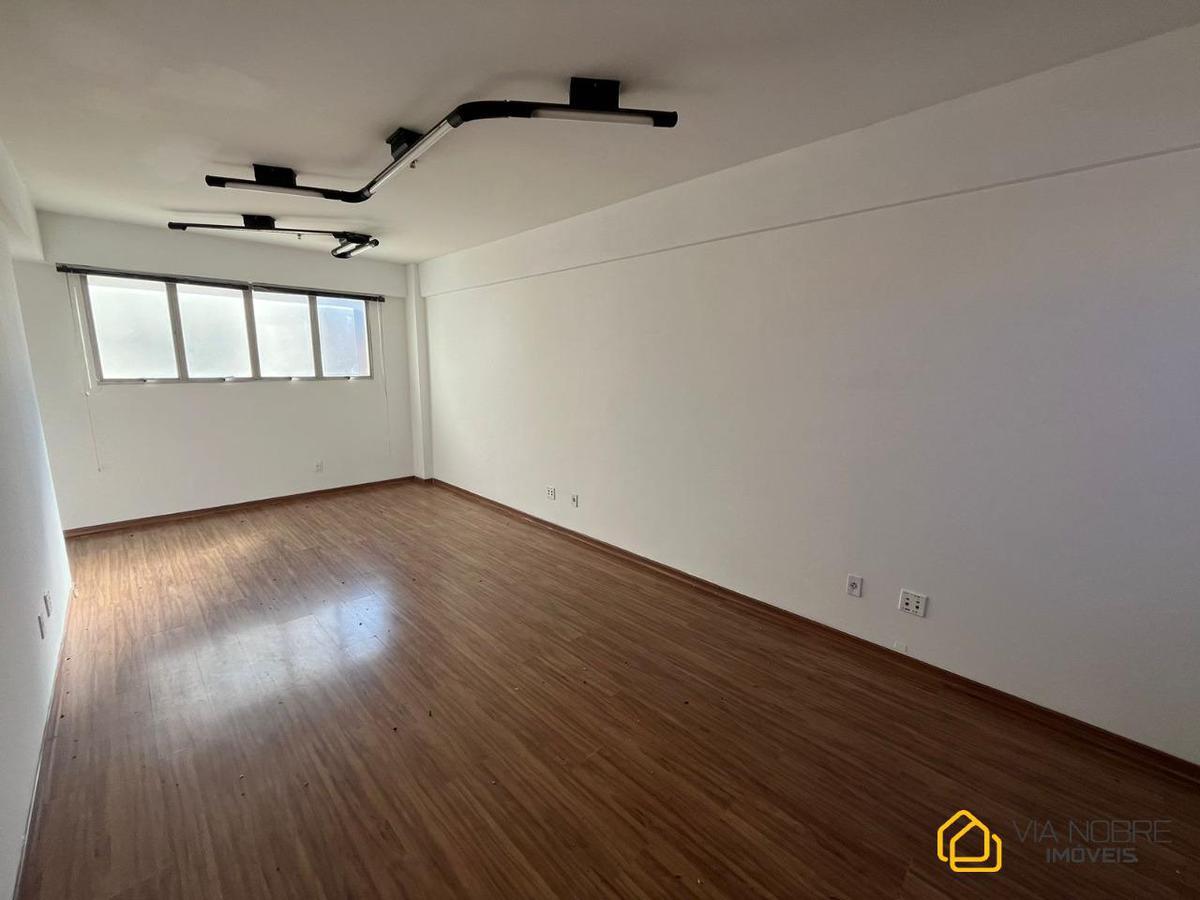 Sala, Funcionários