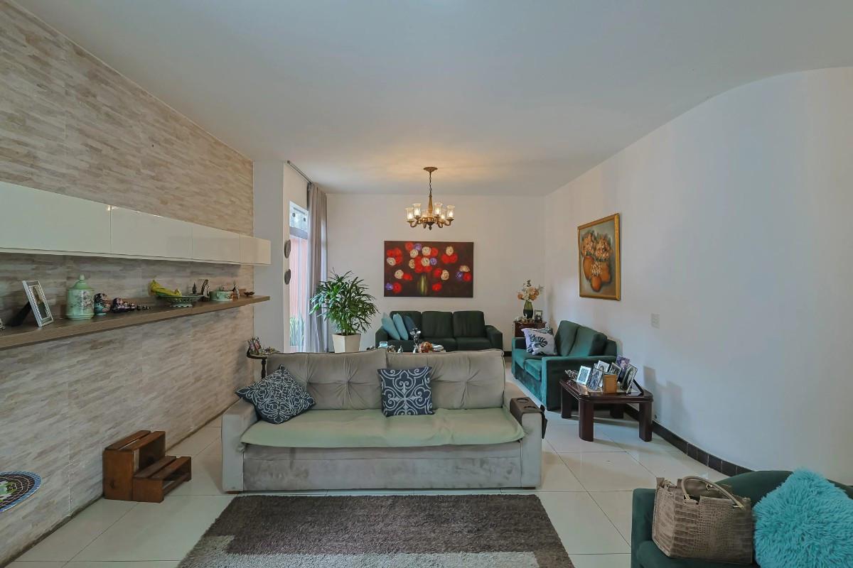 Casa, Liberdade, 5 Quartos, 5 Vagas, 1 Suíte