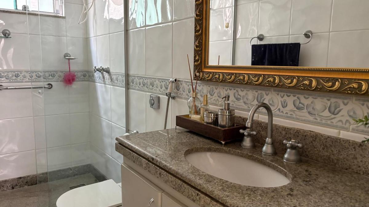 Casa, Calafate, 4 Quartos, 6 Vagas, 3 Suítes