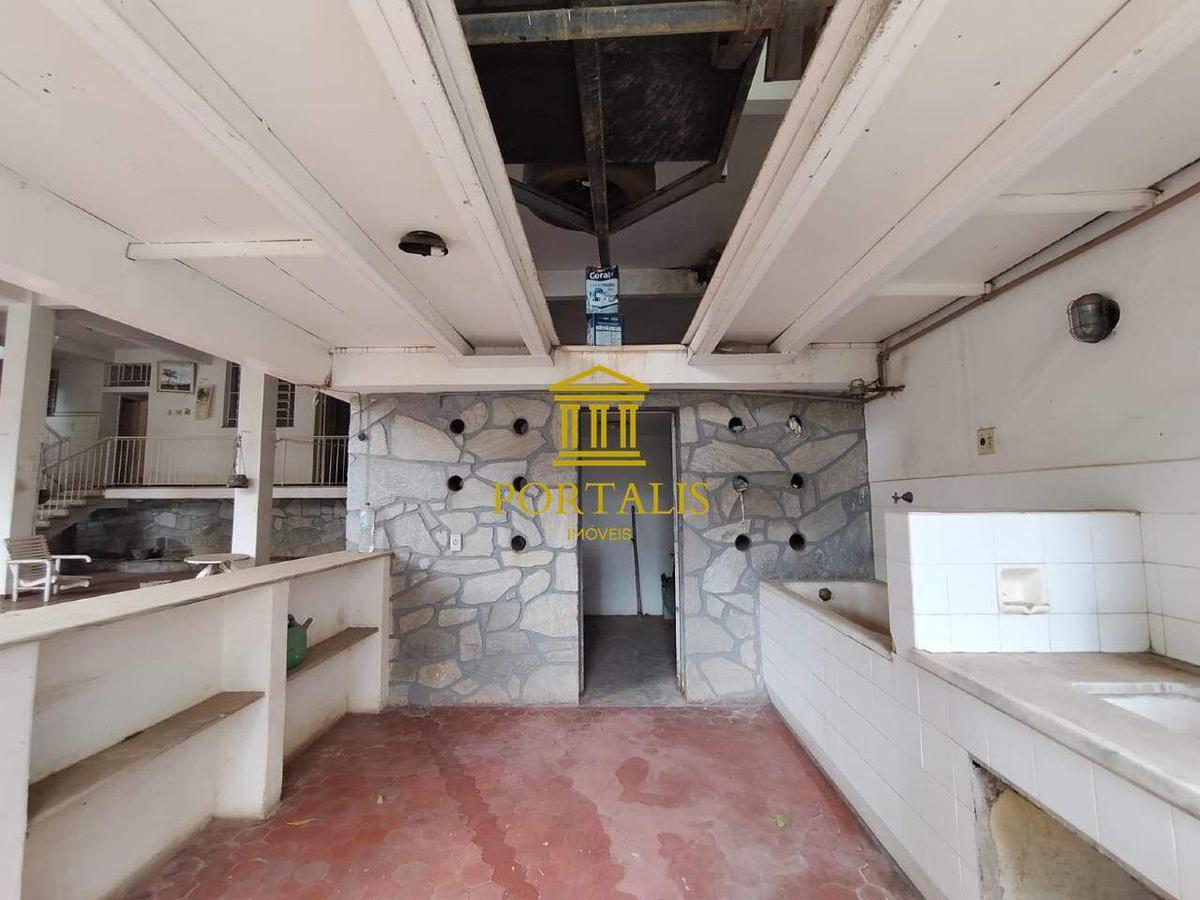 Casa Comercial, Funcionários, 9 Quartos, 5 Vagas