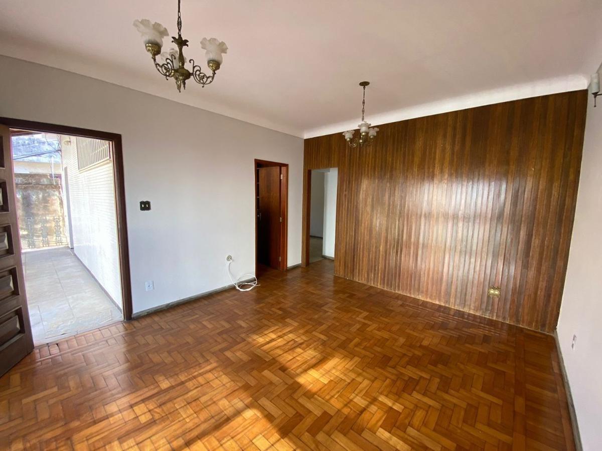 Casa, Colégio Batista, 4 Quartos, 2 Vagas, 1 Suíte