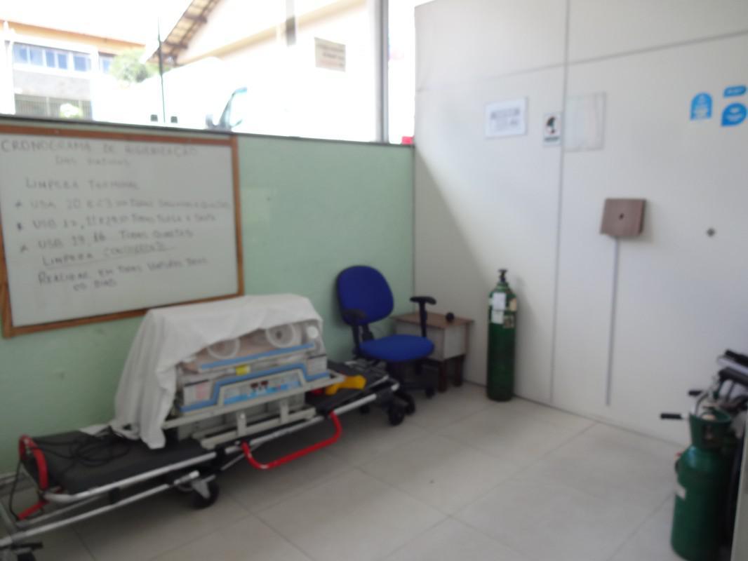 Casa, Floramar, 2 Quartos, 3 Vagas, 1 Suíte