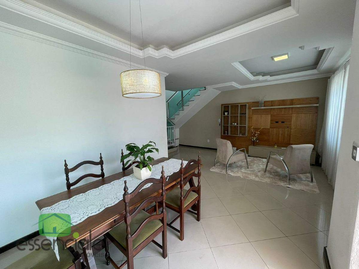 Casa, Europa, 3 Quartos, 2 Vagas, 1 Suíte