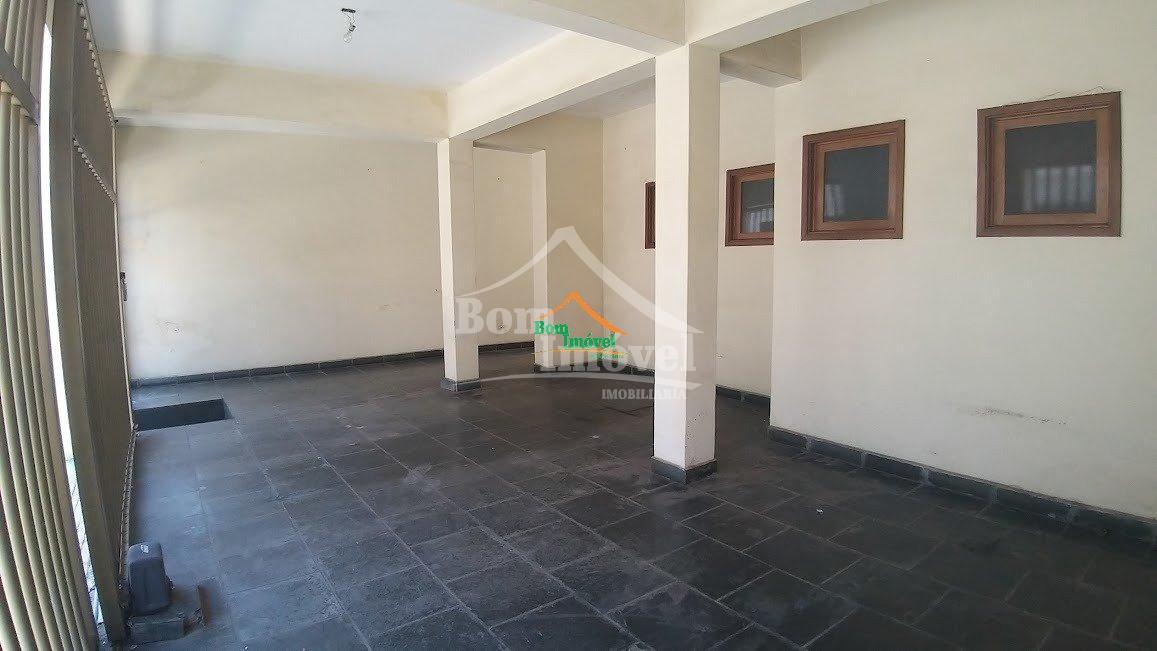 Casa, Centro, 3 Quartos, 2 Vagas, 1 Suíte