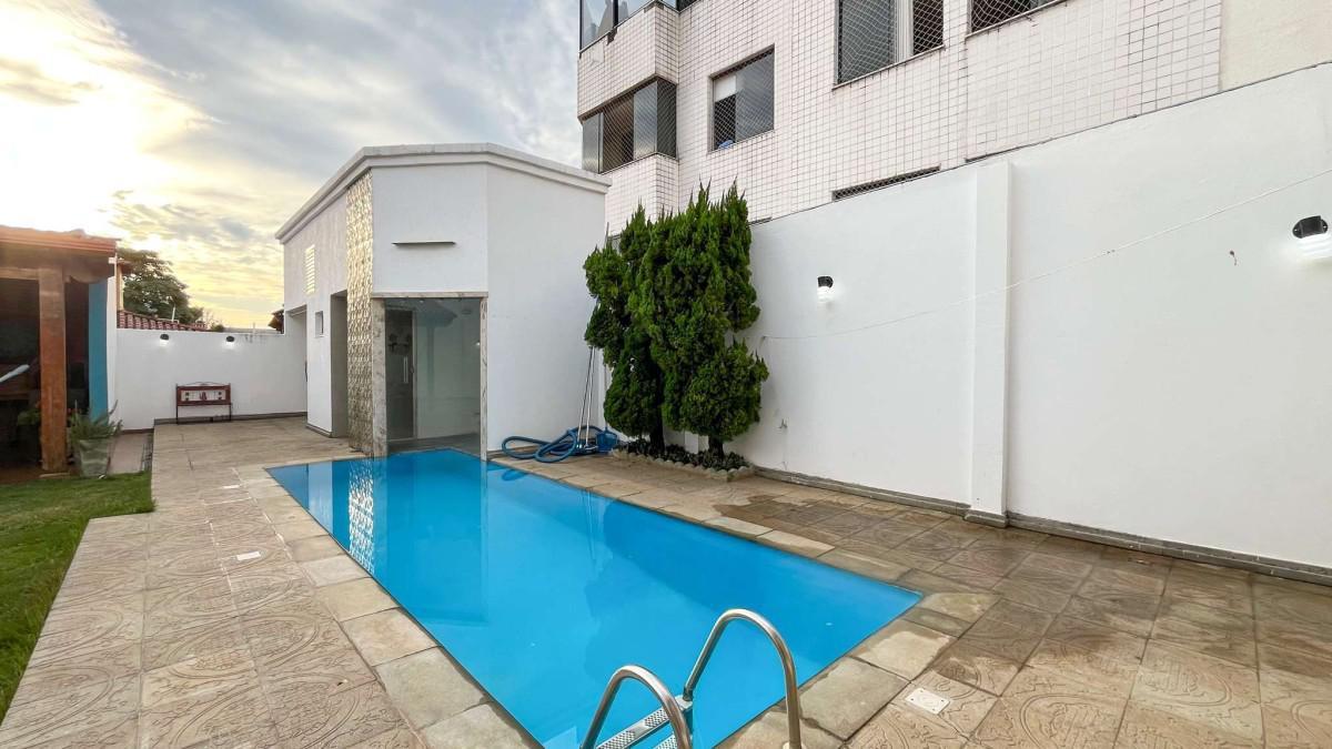 Casa, Castelo, 5 Quartos, 3 Vagas, 1 Suíte