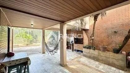 Casa, Camargos, 4 Quartos, 0 Vaga, 1 Suíte