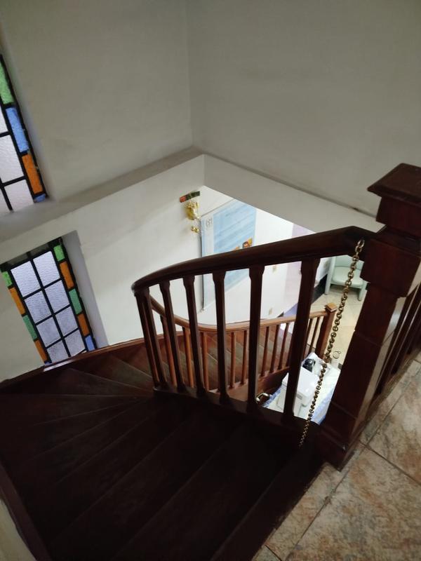 Casa Comercial, Funcionários