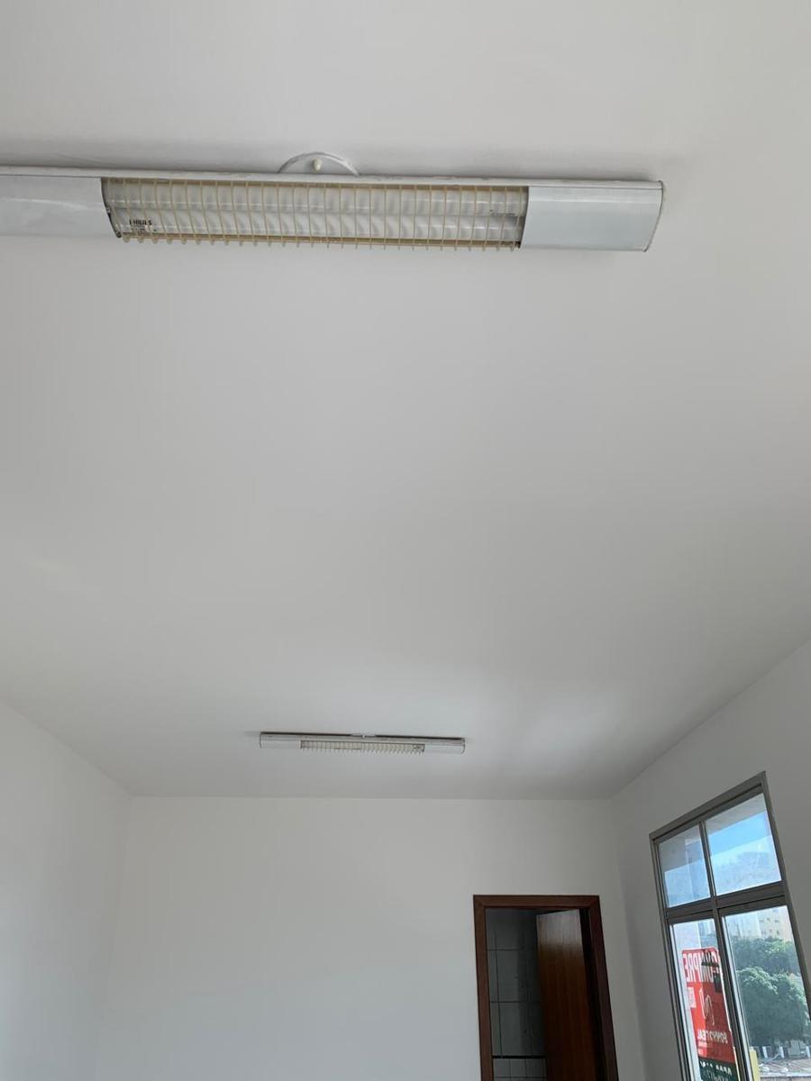 Sala, Barro Preto, 0 Quarto, 0 Vaga