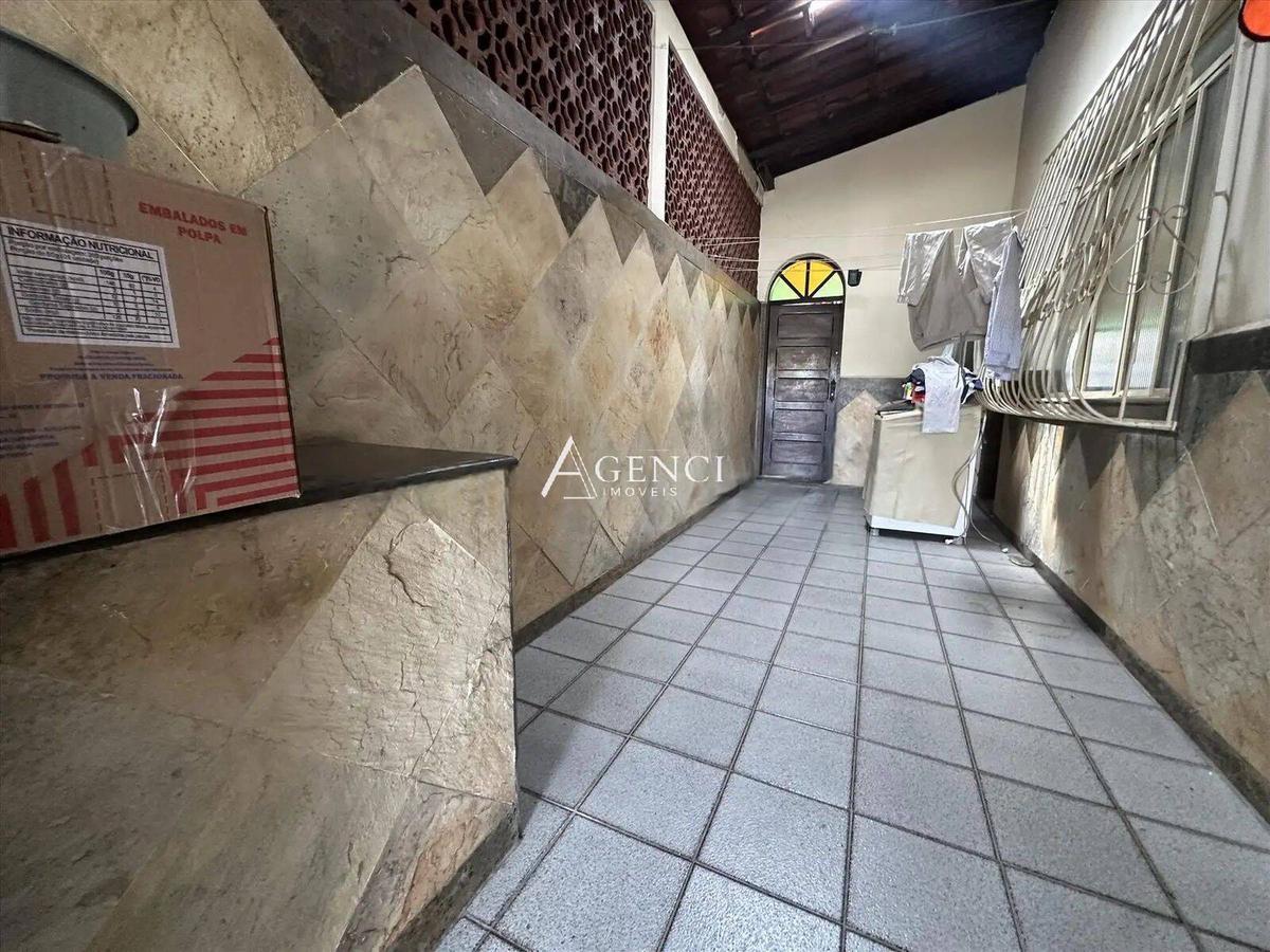 Casa, Califórnia, 4 Quartos, 0 Vaga, 1 Suíte