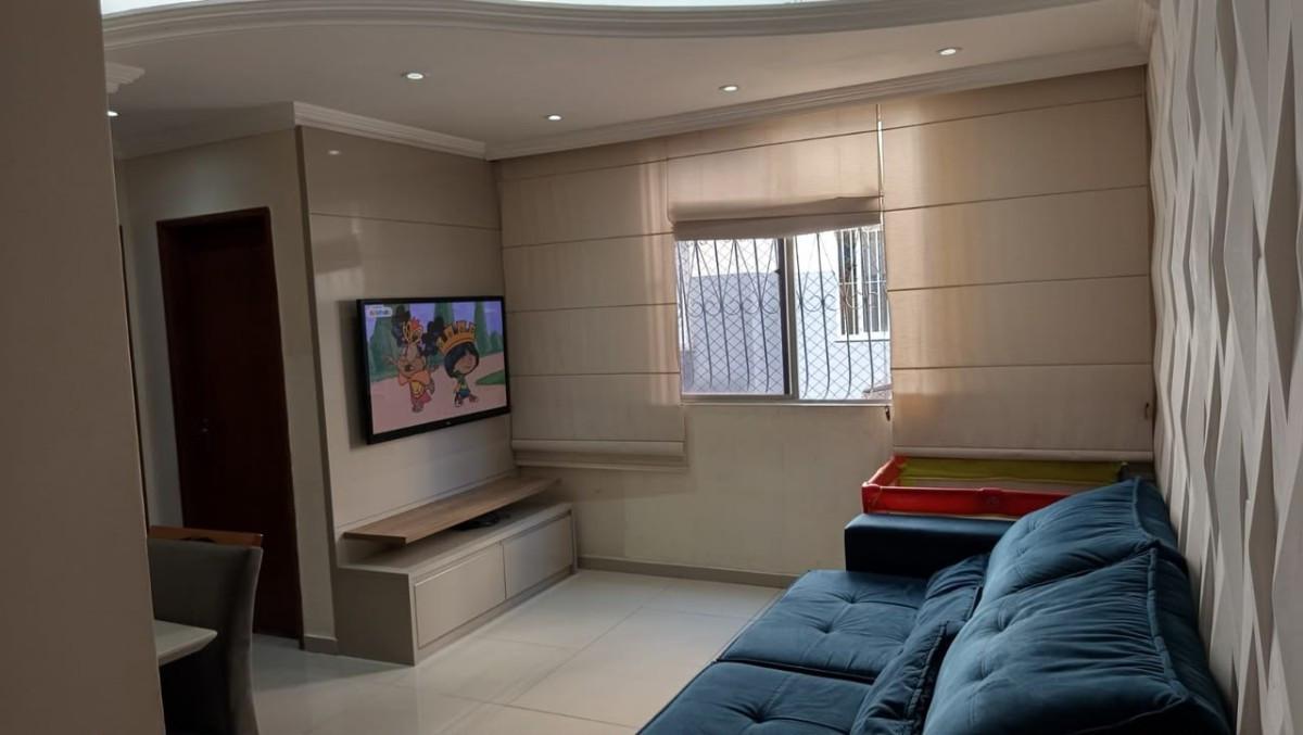 Apartamento, Tirol (barreiro), 2 Quartos, 1 Vaga