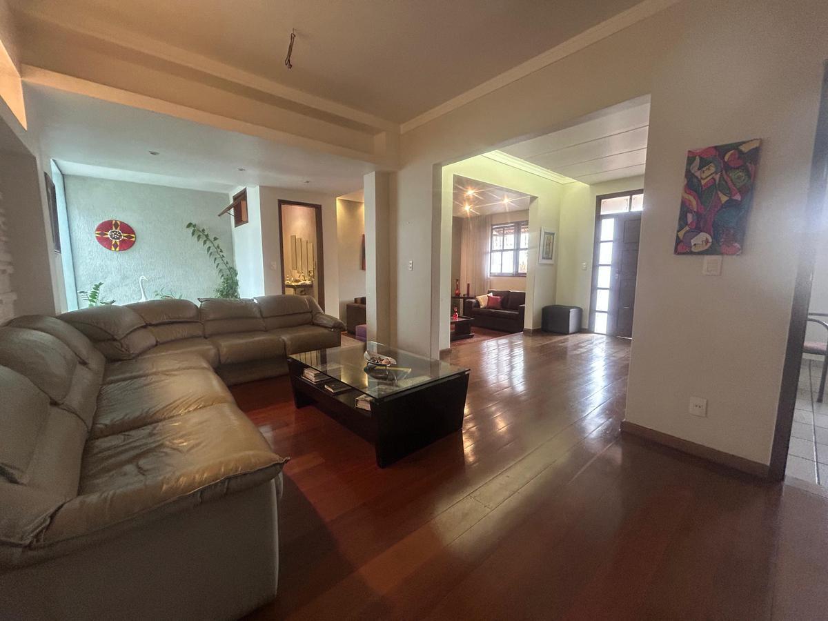 Casa, Castelo, 4 Quartos, 2 Vagas, 2 Suítes