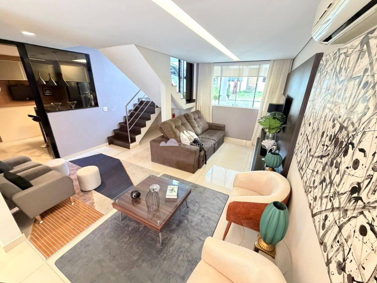 Casa, Trevo, 4 Quartos, 2 Vagas, 2 Suítes