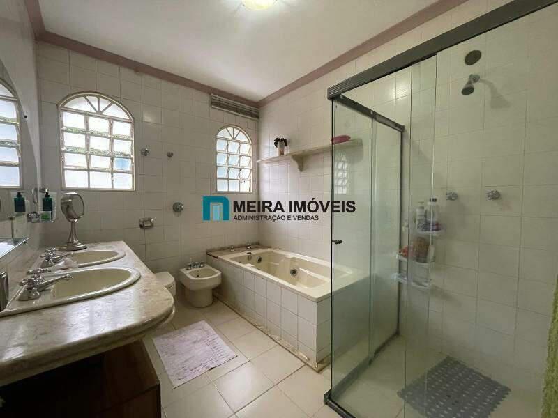 Casa, Santa Lúcia, 5 Quartos, 4 Vagas, 1 Suíte