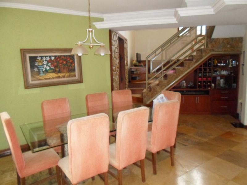 Casa, Castelo, 4 Quartos, 4 Vagas, 1 Suíte