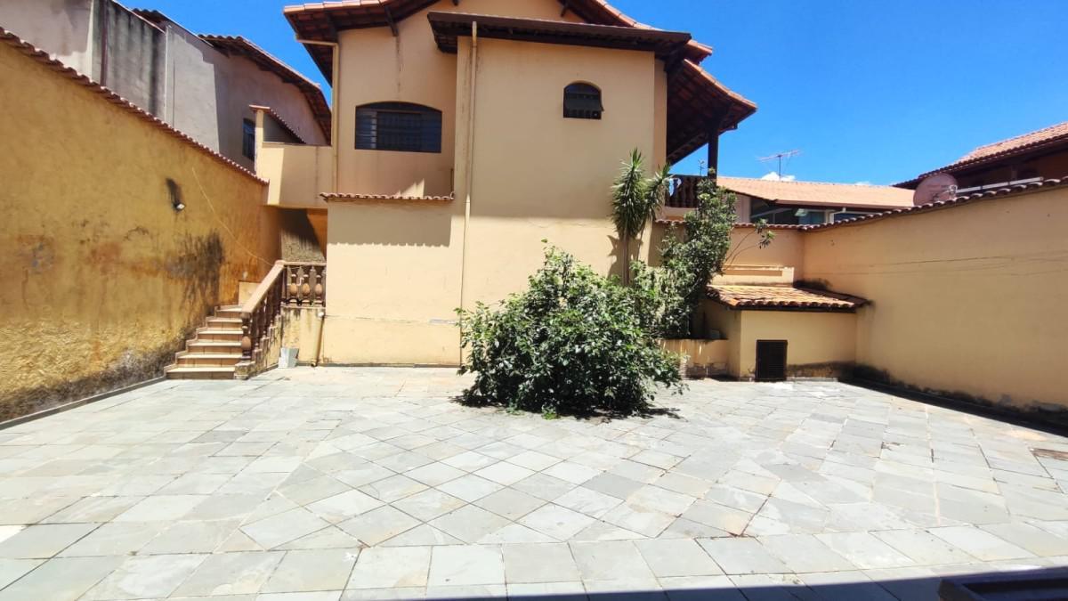 Casa, Arvoredo, 3 Quartos, 2 Vagas, 1 Suíte