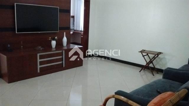 Casa, Camargos, 5 Quartos, 0 Vaga, 3 Suítes