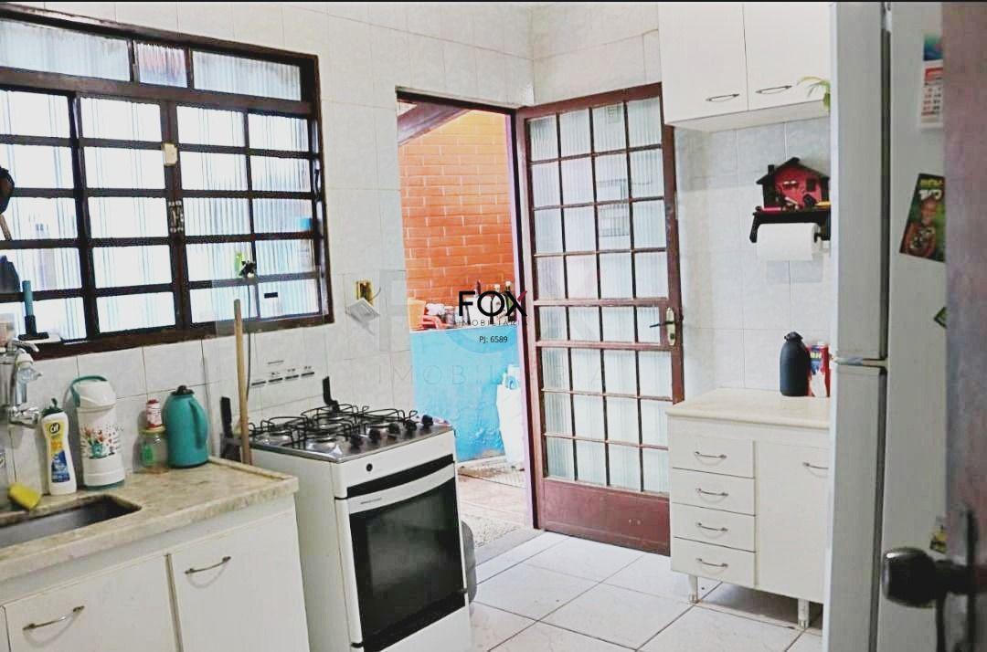 Casa, Santa Branca, 4 Quartos, 2 Vagas, 1 Suíte