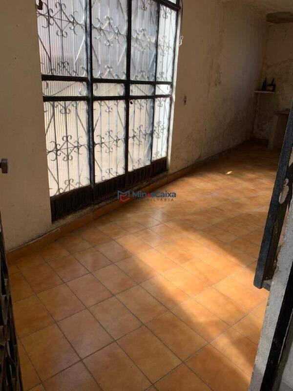 Casa, Centro Sul, 4 Quartos, 2 Vagas, 2 Suítes