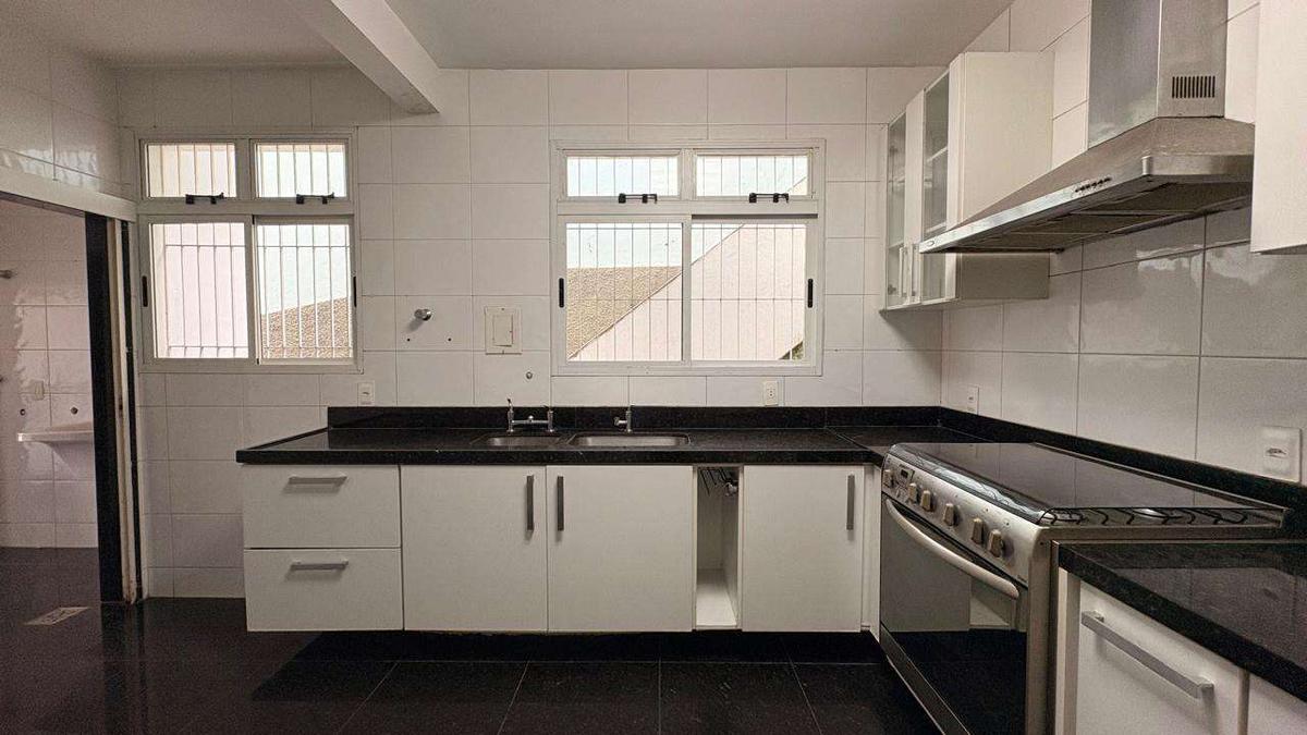 Casa, Vila Paris, 4 Quartos, 4 Vagas, 2 Suítes