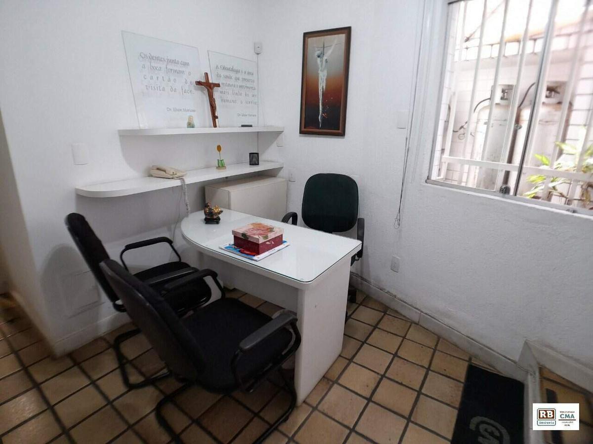 Prédio, Funcionários, 0 Quarto, 4 Vagas