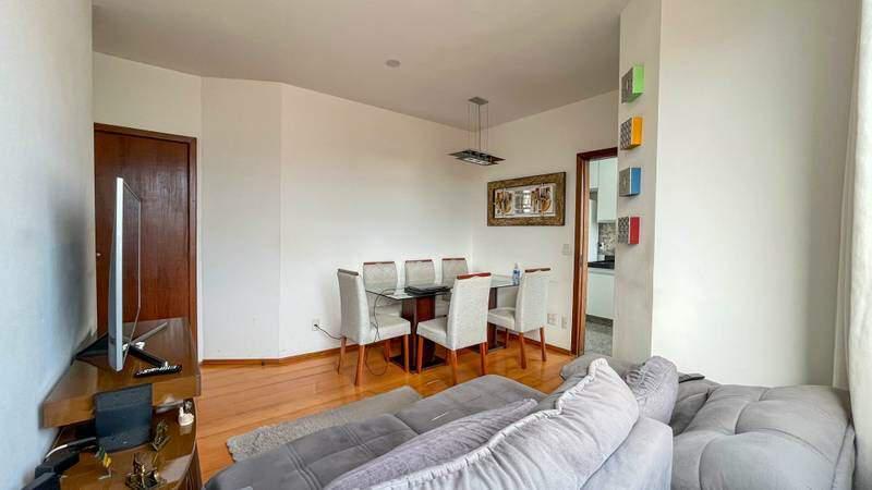 Apartamento, Sagrada Família, 2 Quartos, 1 Vaga