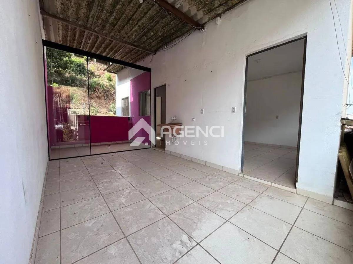 Casa, Camargos, 3 Quartos, 0 Vaga, 0 Suíte