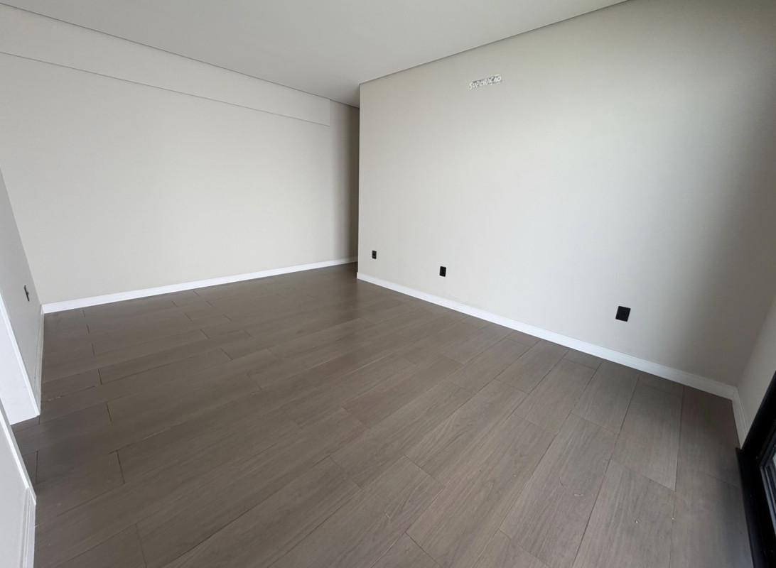 Casa, Trevo, 4 Quartos, 3 Vagas, 3 Suítes