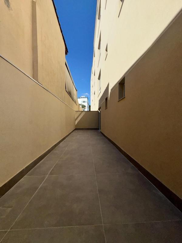 Apartamento, Sagrada Família, 2 Quartos, 2 Vagas, 1 Suíte