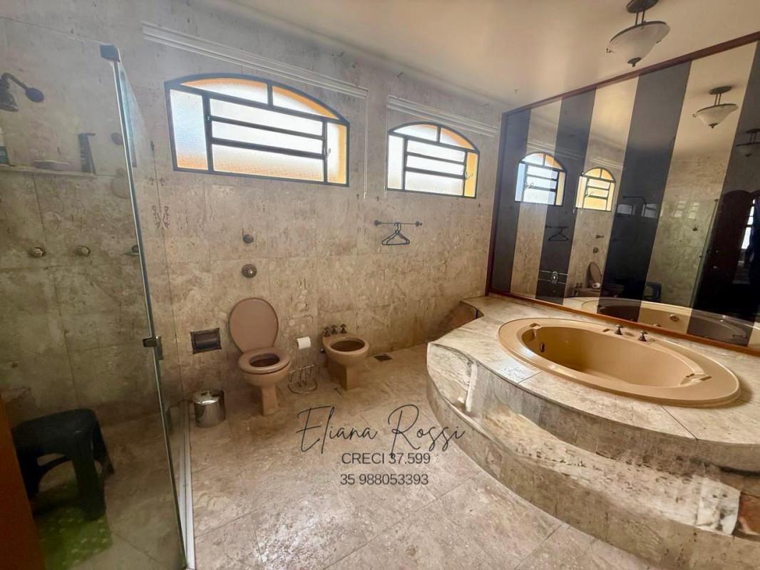 Casa, Vila Pinto, 5 Quartos, 4 Vagas, 2 Suítes