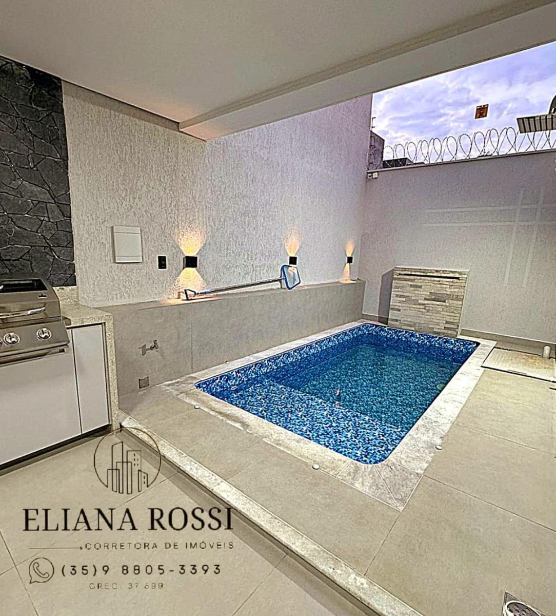 Casa, Centro, 3 Quartos, 2 Vagas, 1 Suíte