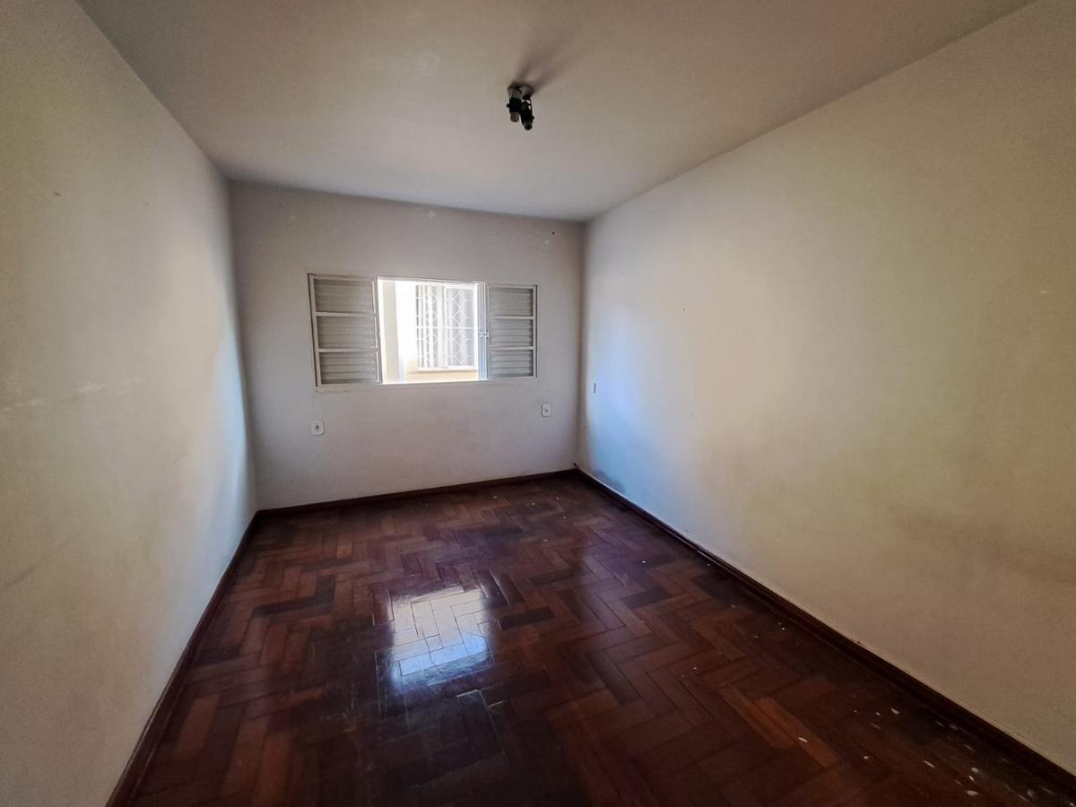 Casa, Centro, 3 Quartos, 0 Vaga, 1 Suíte
