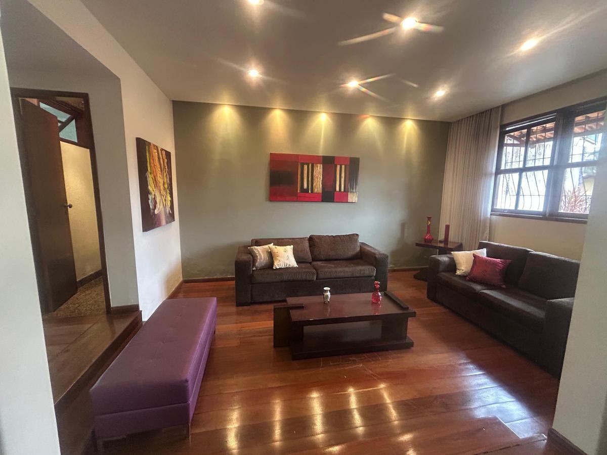 Casa, Castelo, 4 Quartos, 2 Vagas, 2 Suítes