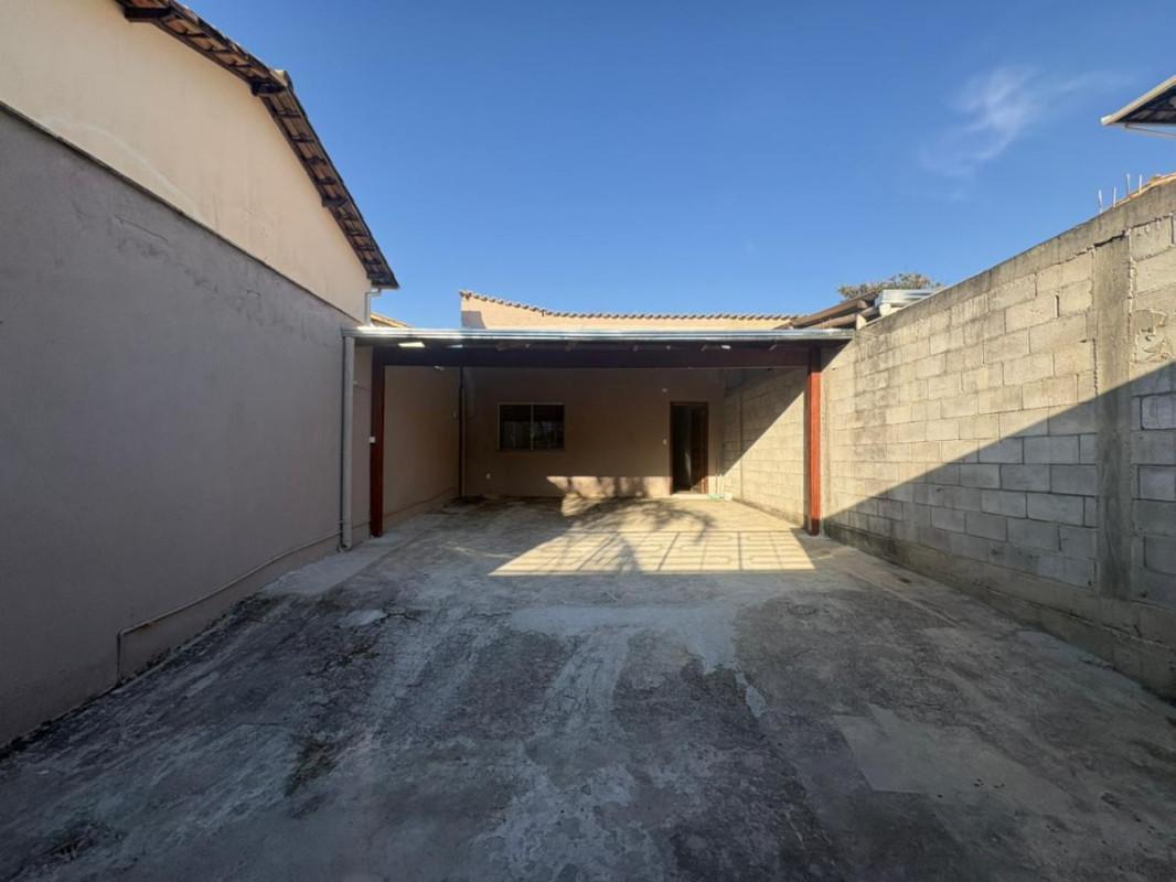 Casa, Jardim Riacho das Pedras, 3 Quartos, 4 Vagas, 1 Suíte