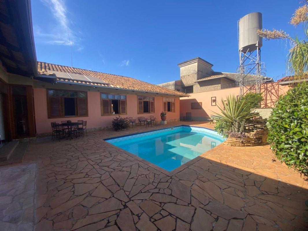 Casa, Nossa Senhora do Carmo, 4 Quartos, 4 Vagas, 2 Suítes