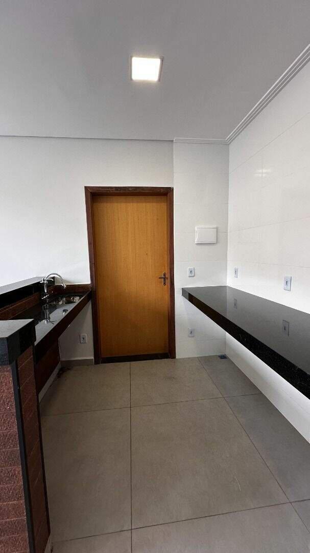 Casa, Novo Centro, 3 Quartos, 2 Vagas, 1 Suíte