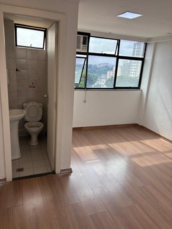 Sala, Barro Preto, 0 Quarto, 5 Vagas