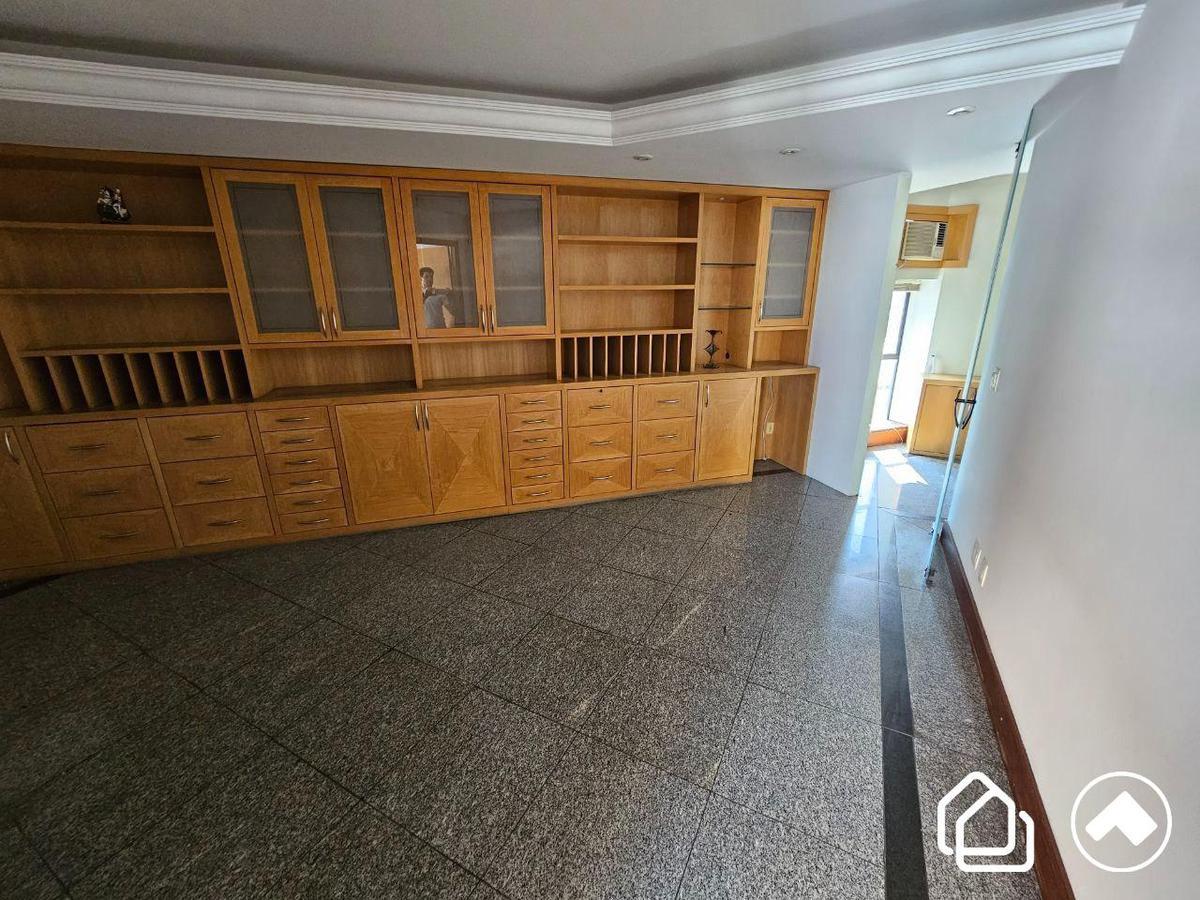 Sala, Centro