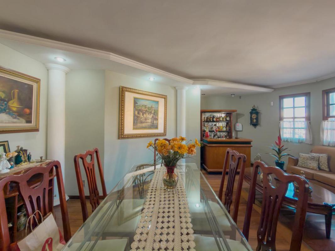 Casa, Alto dos Pinheiros, 4 Quartos, 4 Vagas, 1 Suíte